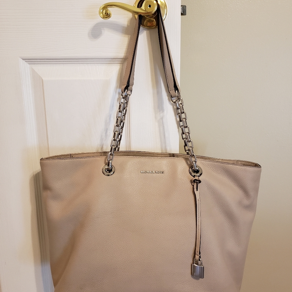 Michael Kors Jet Set Zip Top Multifunction Tote